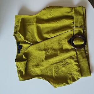 NWOT Olive Green Sleeveless Crop Top With Wooden Buckle